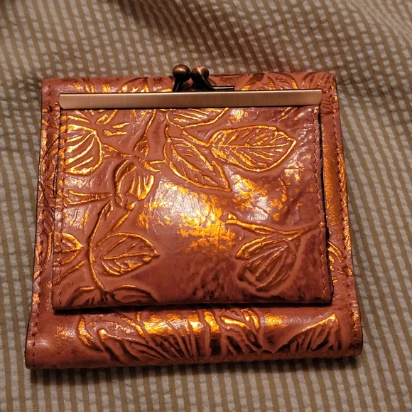 Patricia Nash New Wallet - Picture 3 of 10